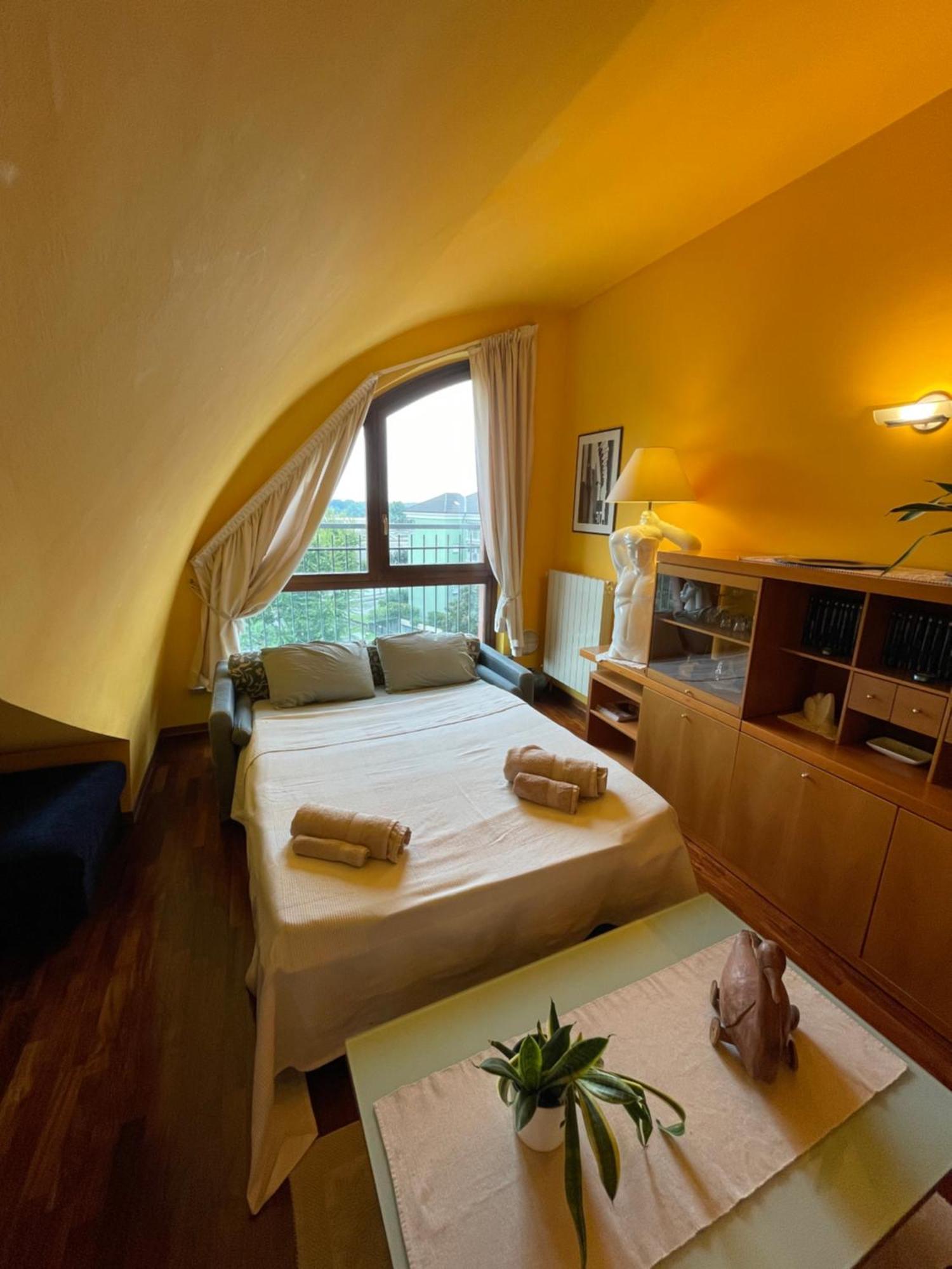 Top-Floor Malpensa Gallarate Mxp-Airport Lägenhet Exteriör bild